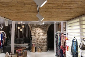 Tham khảo mẫu thiết kế shop quần áo Awatara